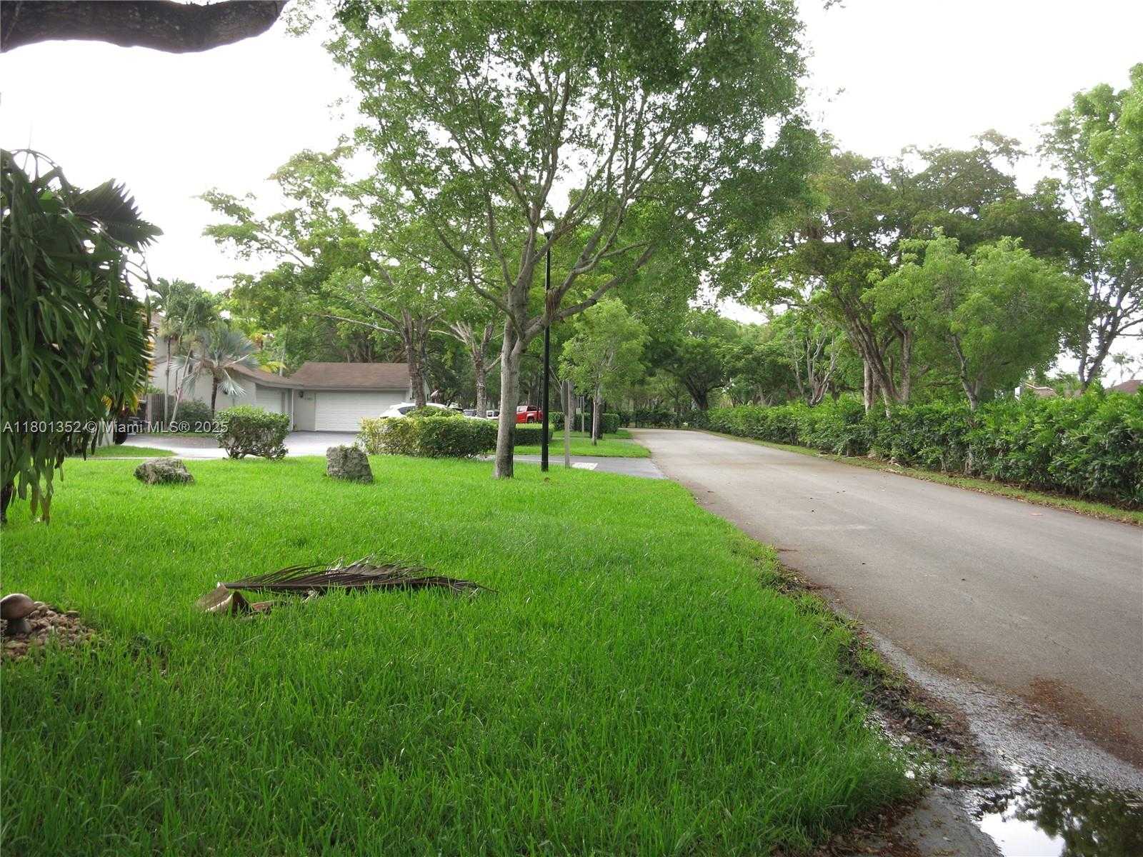 Small Image of 11413 SOUTH WEST 112TH ST, Miami Number 60