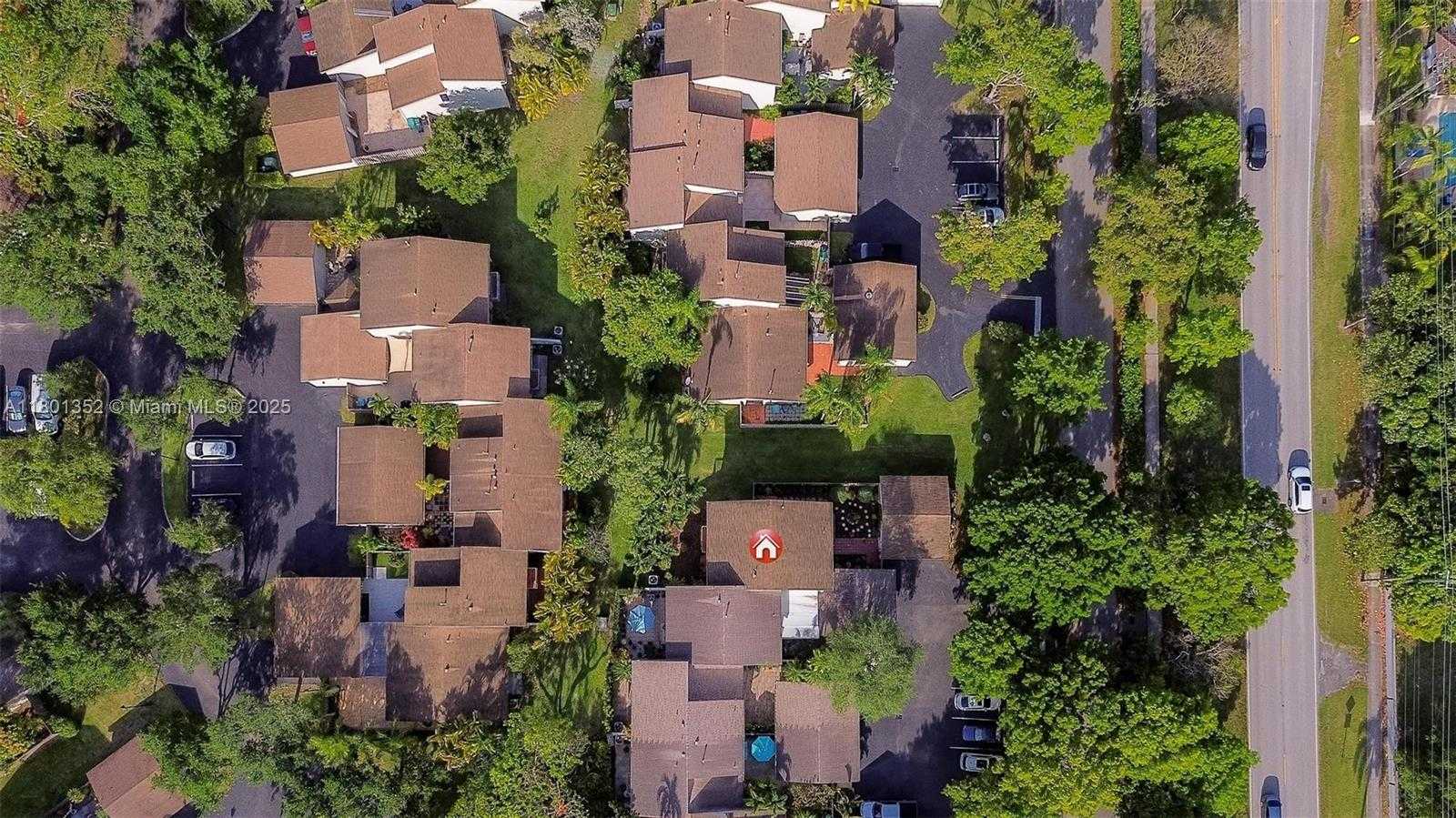 Small Image of 11413 SOUTH WEST 112TH ST, Miami Number 62
