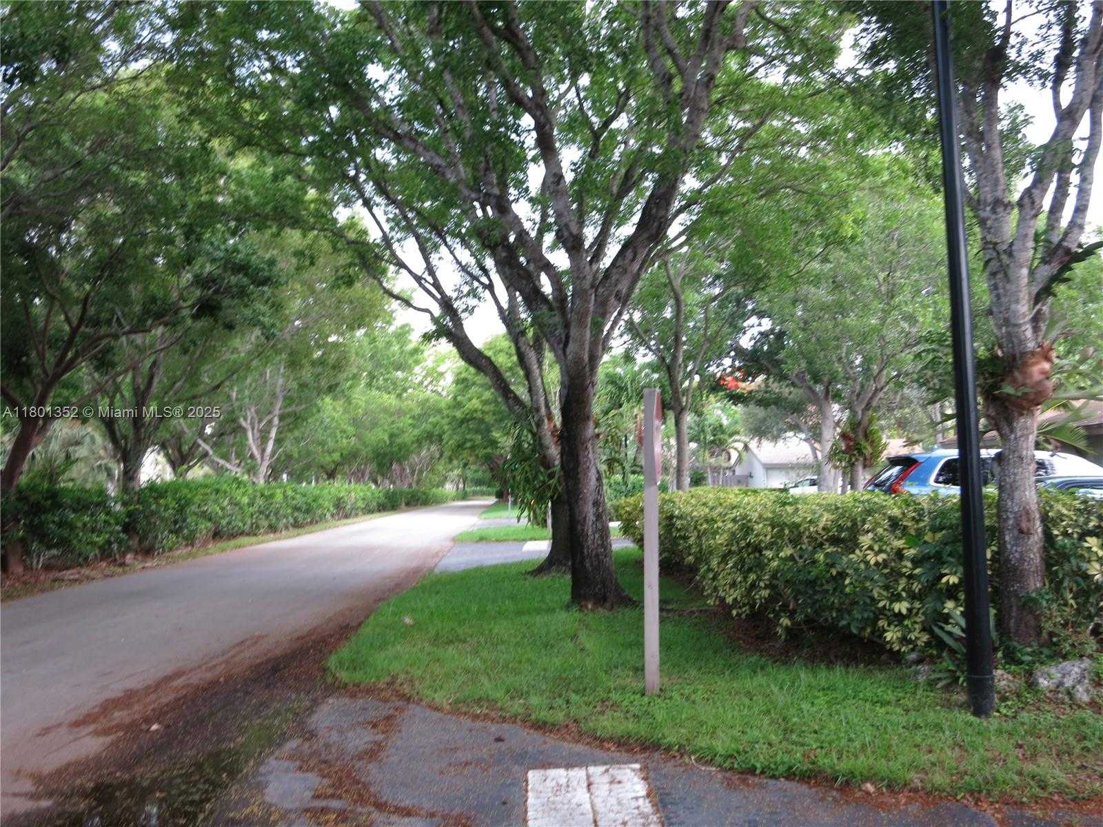 Small Image of 11413 SOUTH WEST 112TH ST, Miami Number 65
