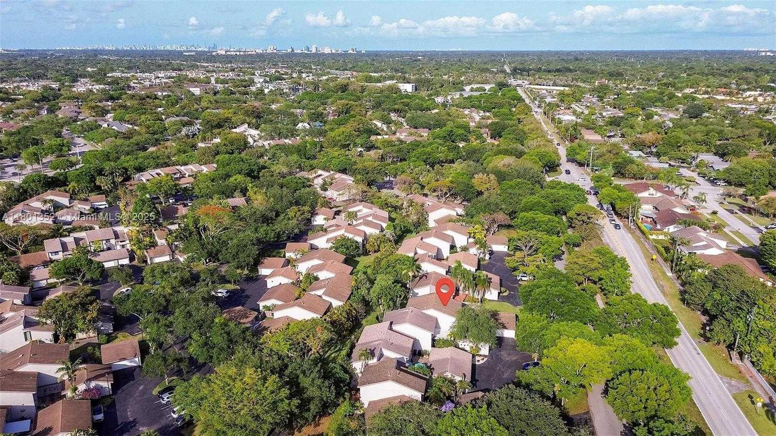 Small Image of 11413 SOUTH WEST 112TH ST, Miami Number 9