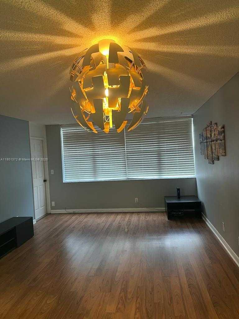Small Image of 2751 TAFT ST #302, Hollywood Number 2