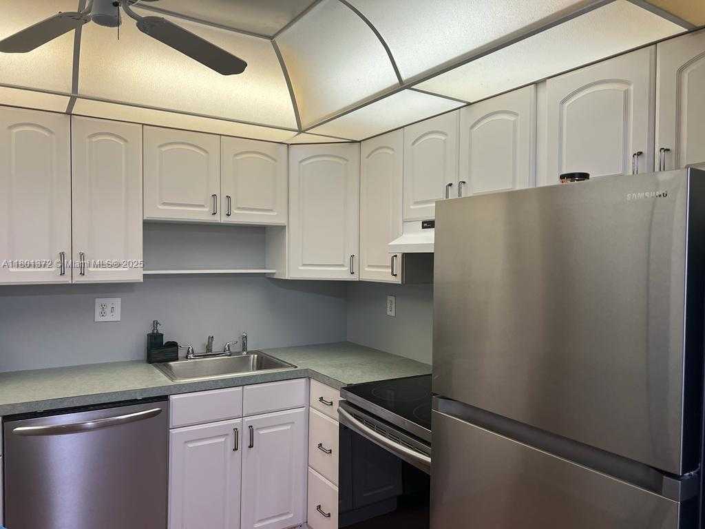 Small Image of 2751 TAFT ST #302, Hollywood Number 6