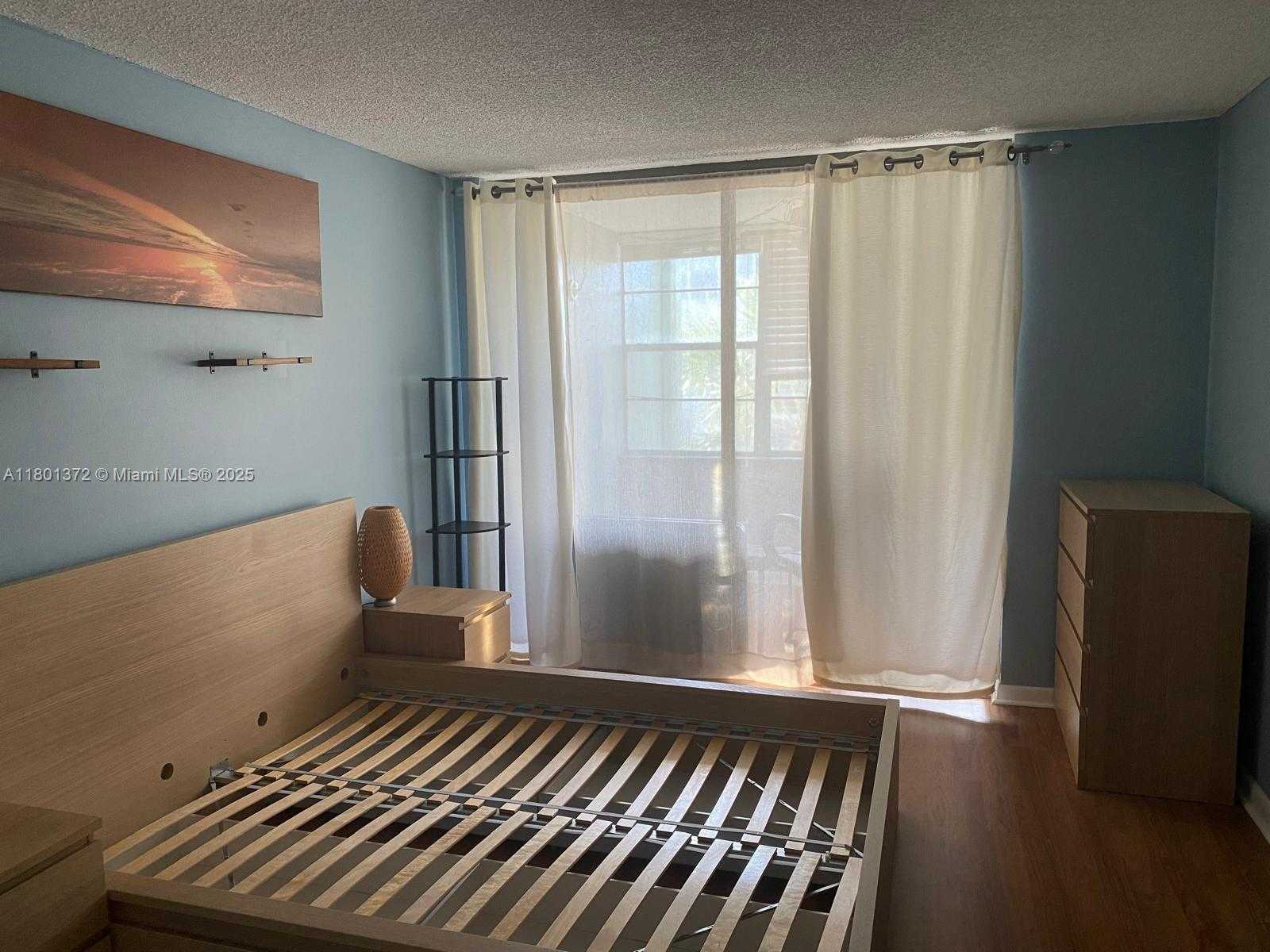 Small Image of 2751 TAFT ST #302, Hollywood Number 8