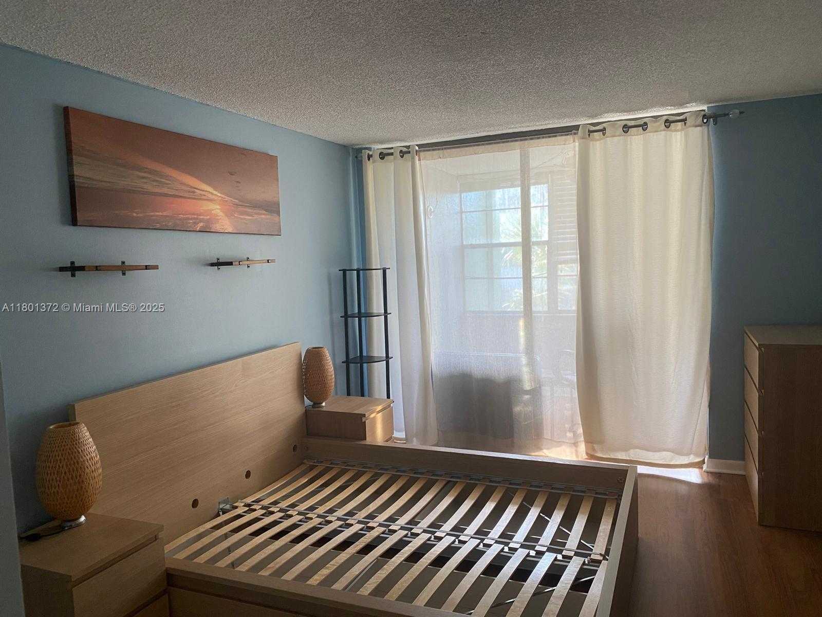 Small Image of 2751 TAFT ST #302, Hollywood Number 9