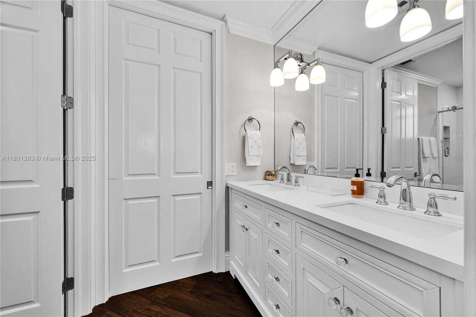 Small Image of 13647 DEERING BAY DR #142, Coral Gables Number 23