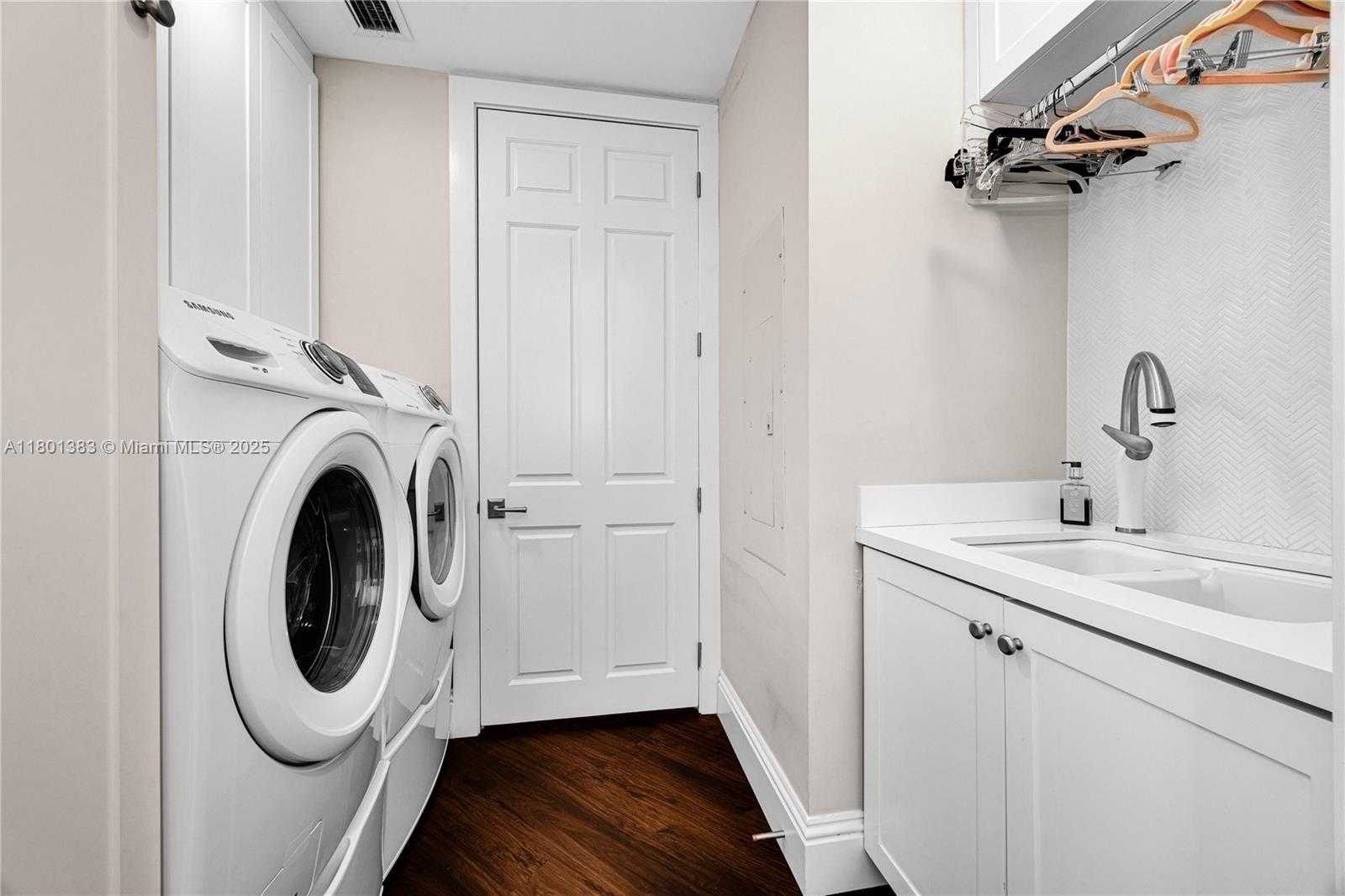 Small Image of 13647 DEERING BAY DR #142, Coral Gables Number 28