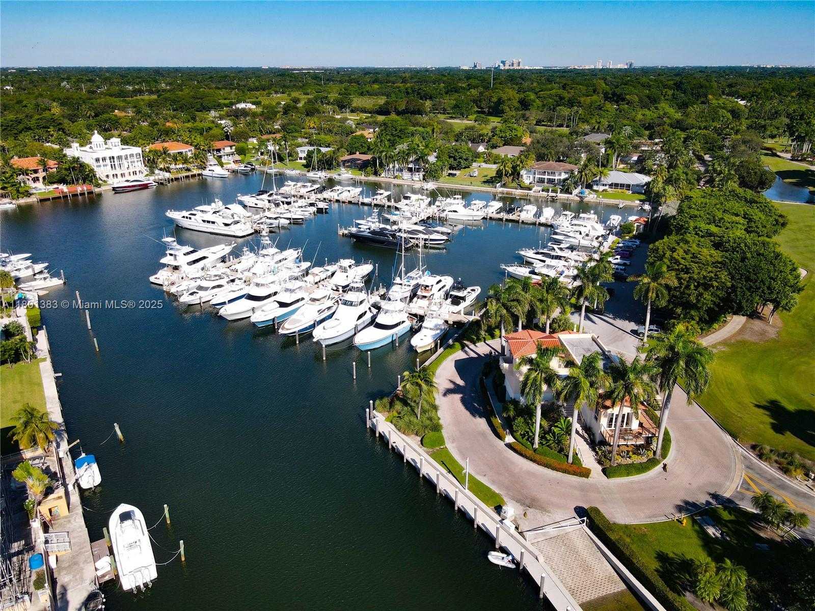 Small Image of 13647 DEERING BAY DR #142, Coral Gables Number 32