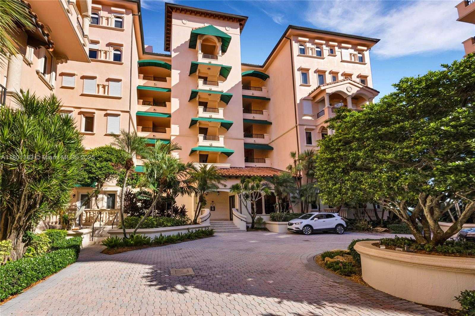 Small Image of 13647 DEERING BAY DR #142, Coral Gables Number 35