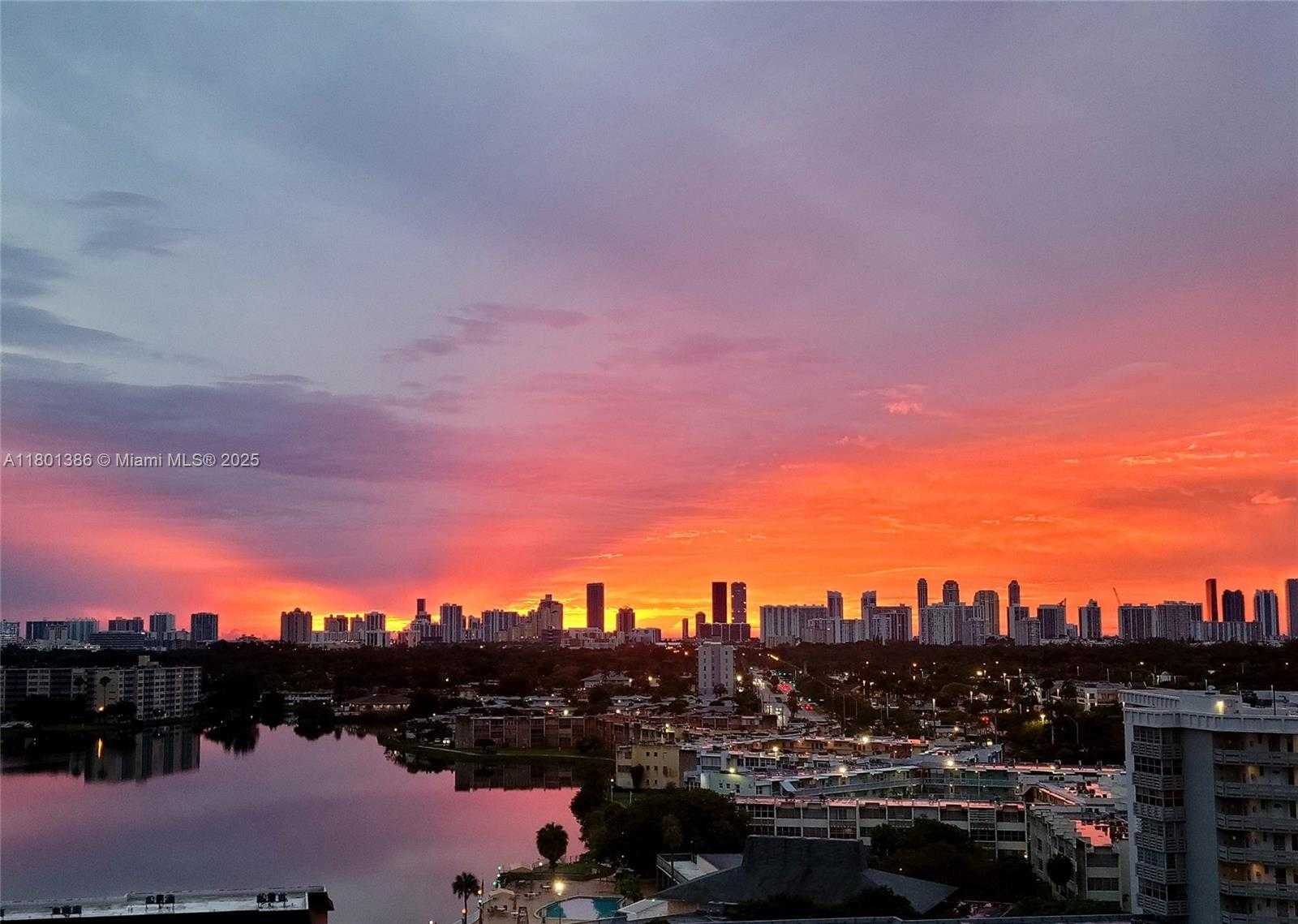 Small Image of 1351 NORTH EAST MIAMI GARDENS DR #1416E, Miami Number 3