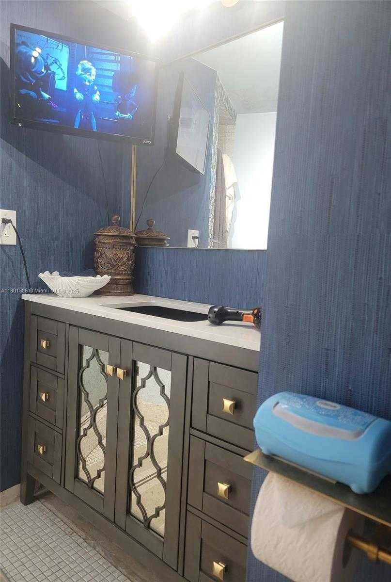 Small Image of 1351 NORTH EAST MIAMI GARDENS DR #1416E, Miami Number 6