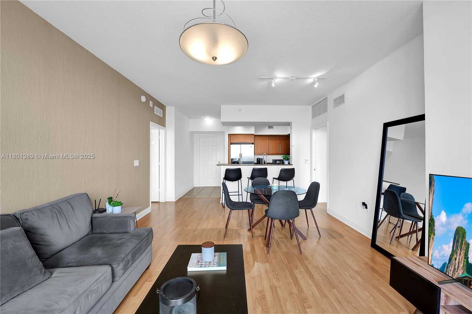 Small Image of 888 SOUTH DOUGLAS RD #910, Coral Gables Number 11