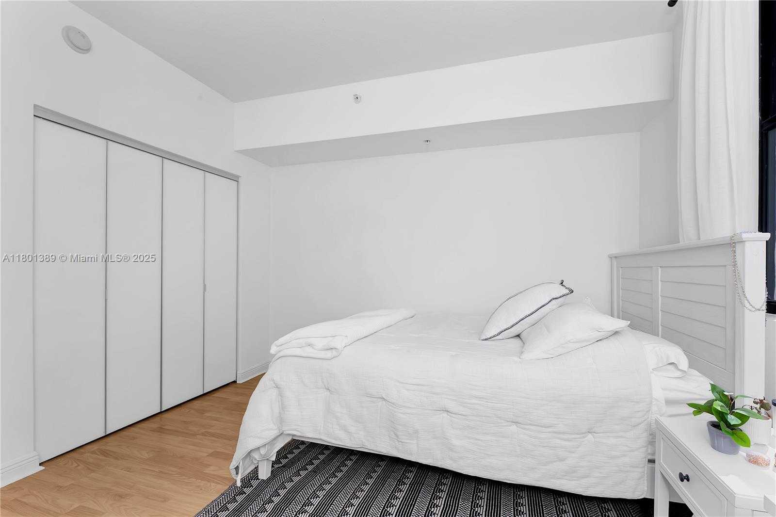 Small Image of 888 SOUTH DOUGLAS RD #910, Coral Gables Number 19