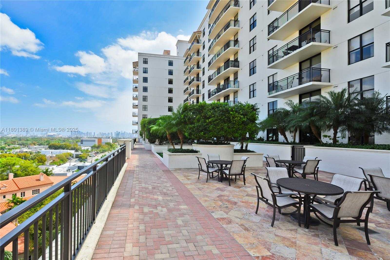 Small Image of 888 SOUTH DOUGLAS RD #910, Coral Gables Number 27