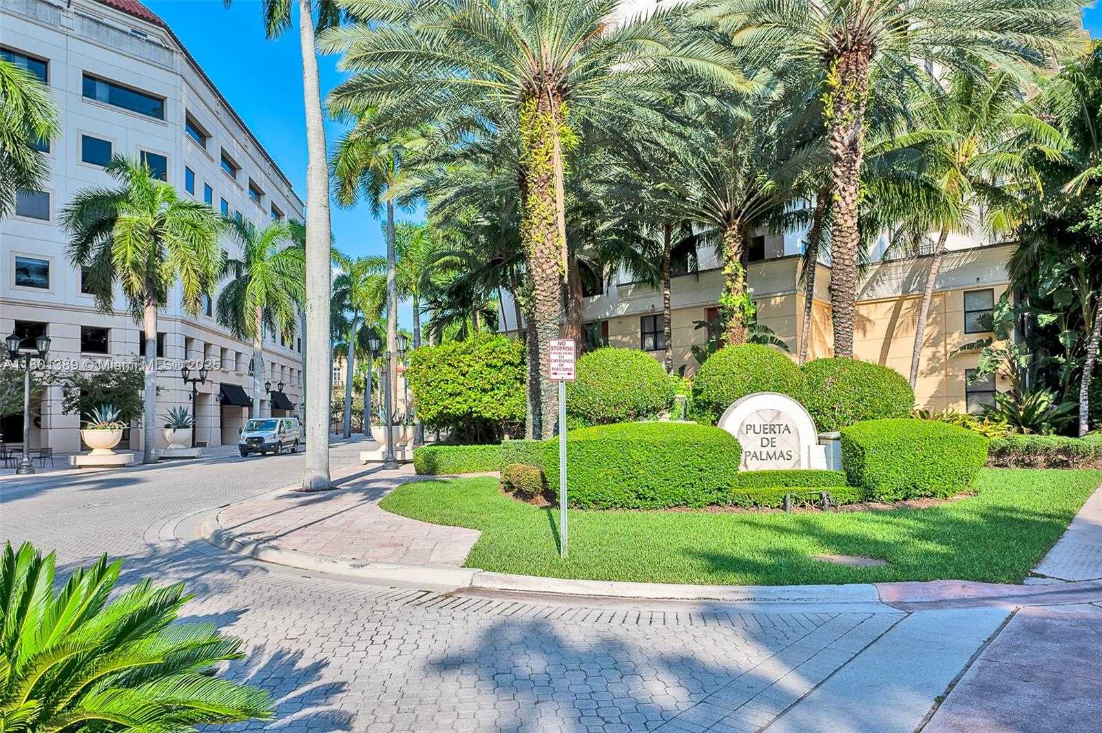 Small Image of 888 SOUTH DOUGLAS RD #910, Coral Gables Number 3