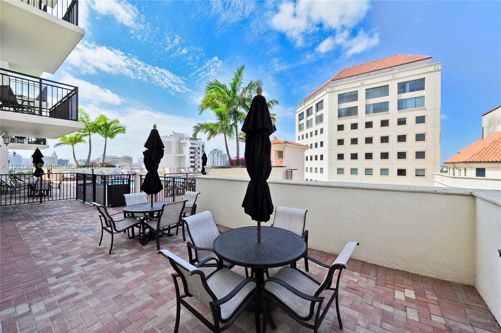 Small Image of 888 SOUTH DOUGLAS RD #910, Coral Gables Number 30