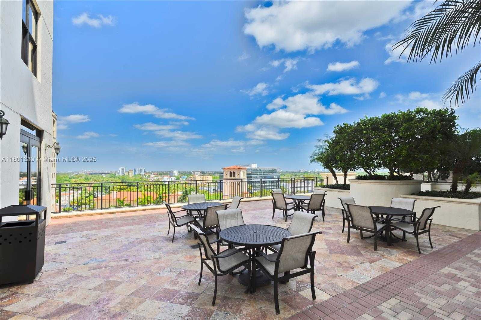 Small Image of 888 SOUTH DOUGLAS RD #910, Coral Gables Number 31