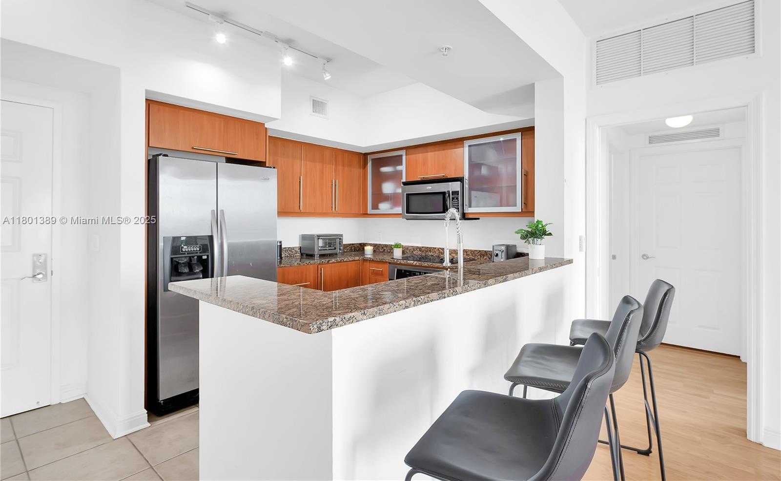 Small Image of 888 SOUTH DOUGLAS RD #910, Coral Gables Number 9