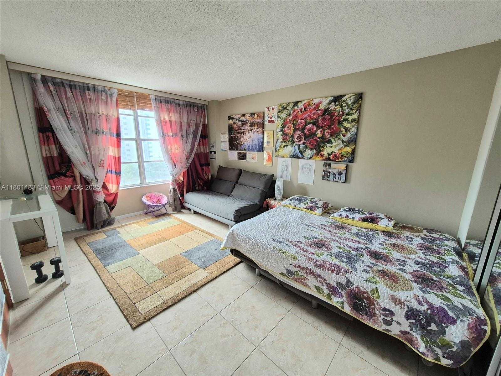 Small Image of 3800 SOUTH OCEAN DR #818, Hollywood Number 2