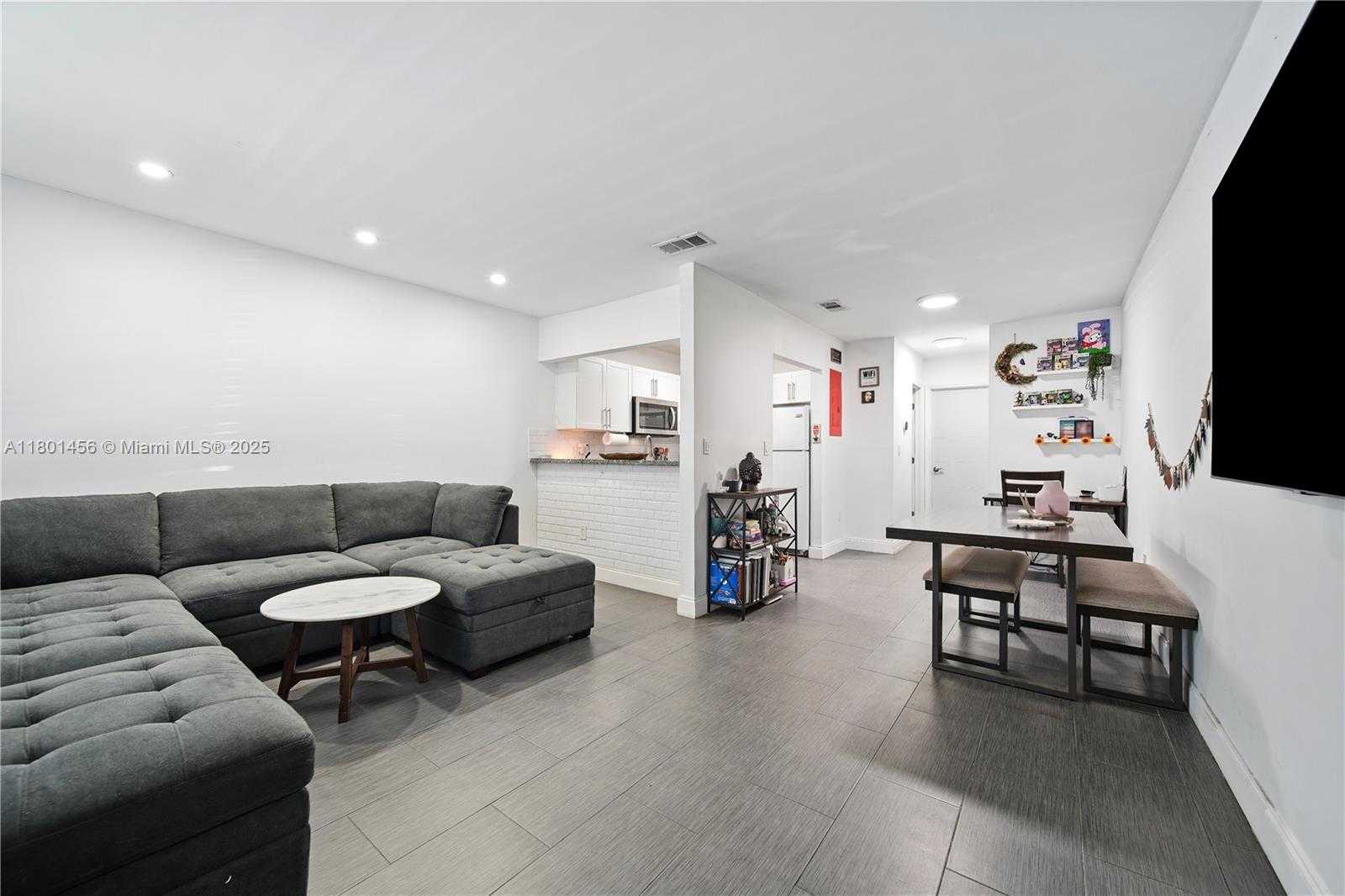 Small Image of 13344 SOUTH WEST 59TH LN, Miami Number 2