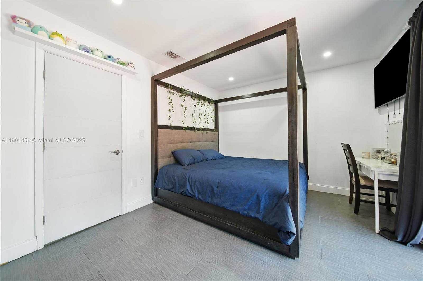 Small Image of 13344 SOUTH WEST 59TH LN, Miami Number 7