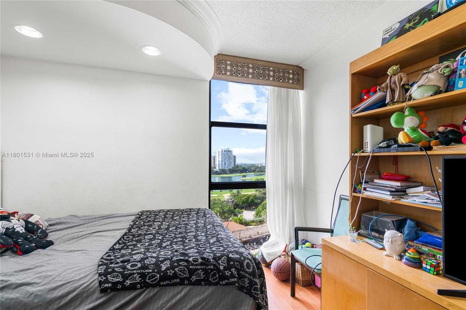 Small Image of 20281 EAST COUNTRY CLUB DR #909, Aventura Number 14