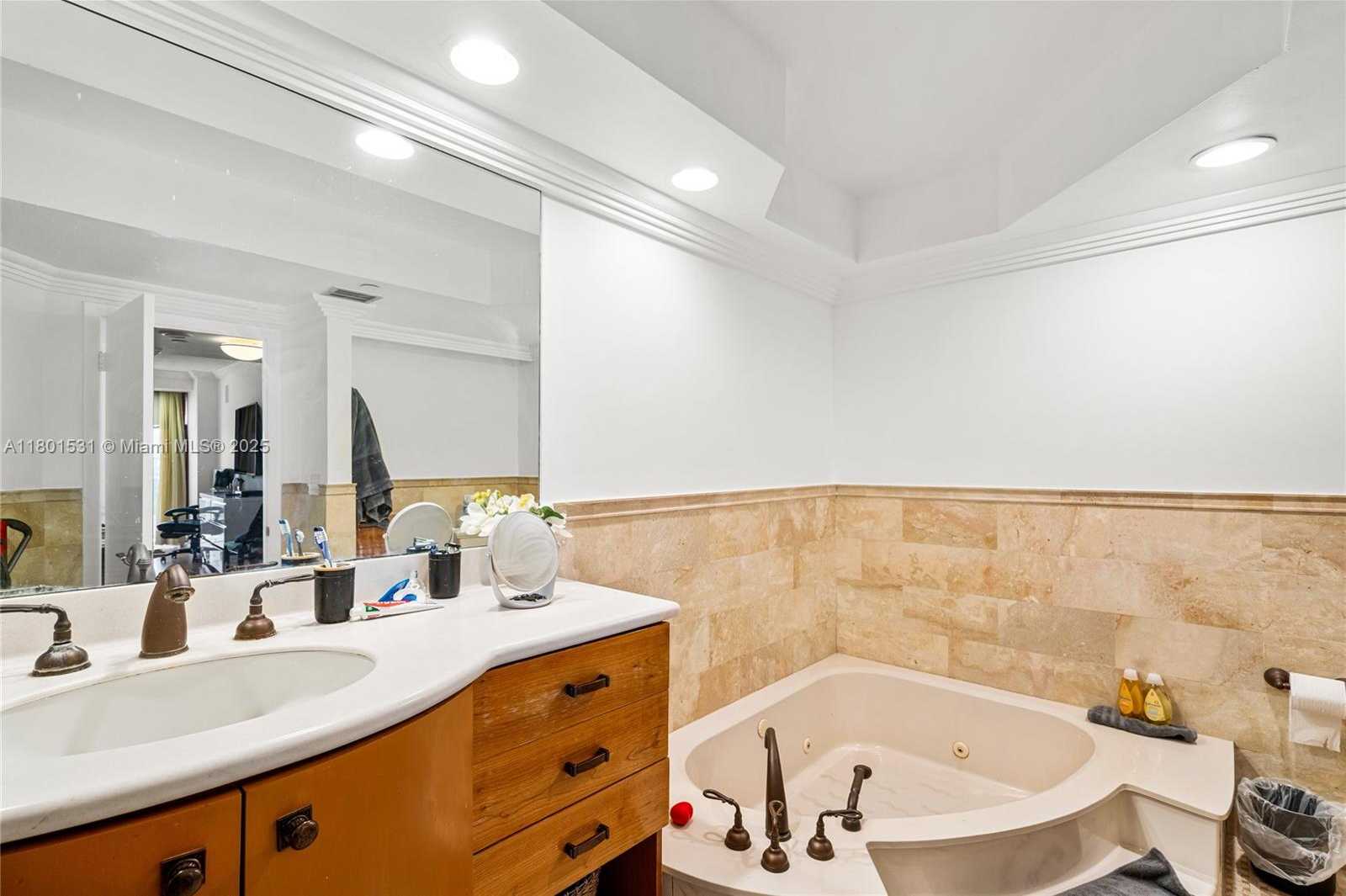 Small Image of 20281 EAST COUNTRY CLUB DR #909, Aventura Number 15