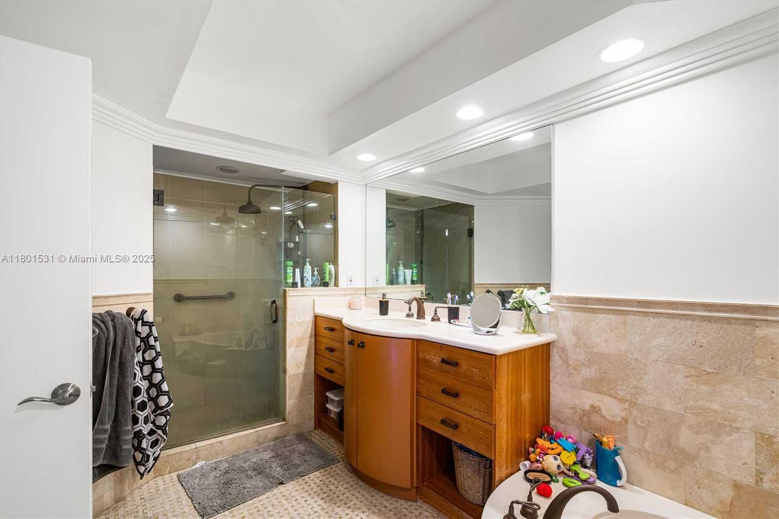 Small Image of 20281 EAST COUNTRY CLUB DR #909, Aventura Number 17
