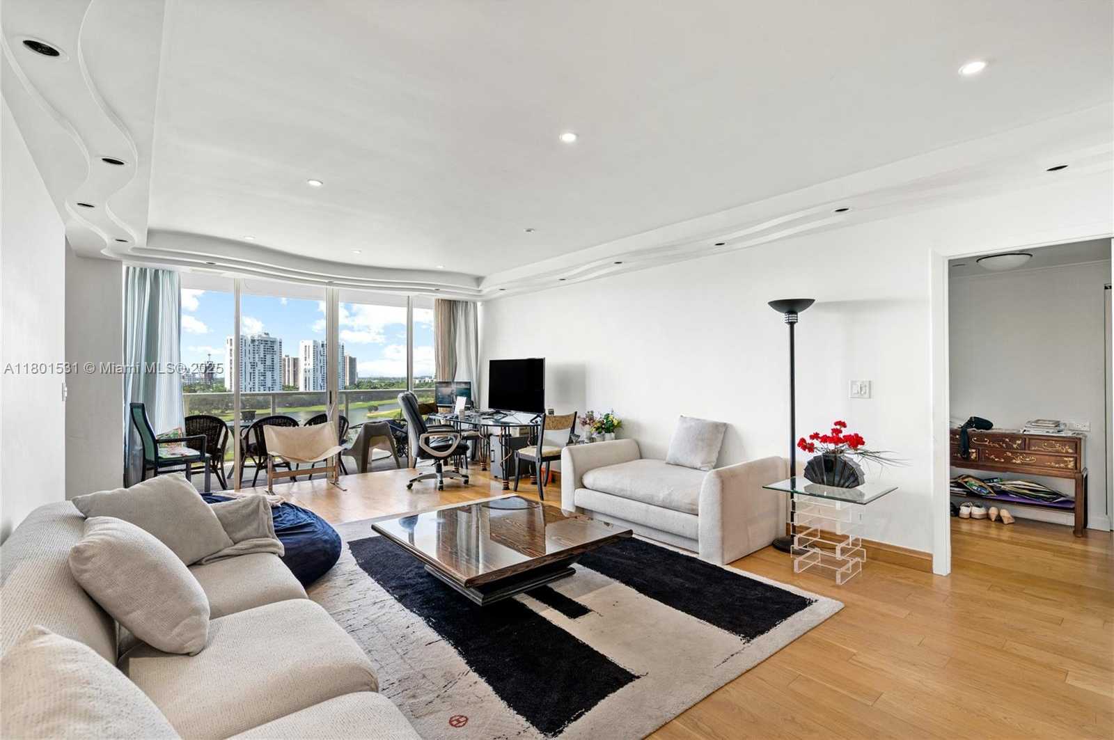 Small Image of 20281 EAST COUNTRY CLUB DR #909, Aventura Number 21