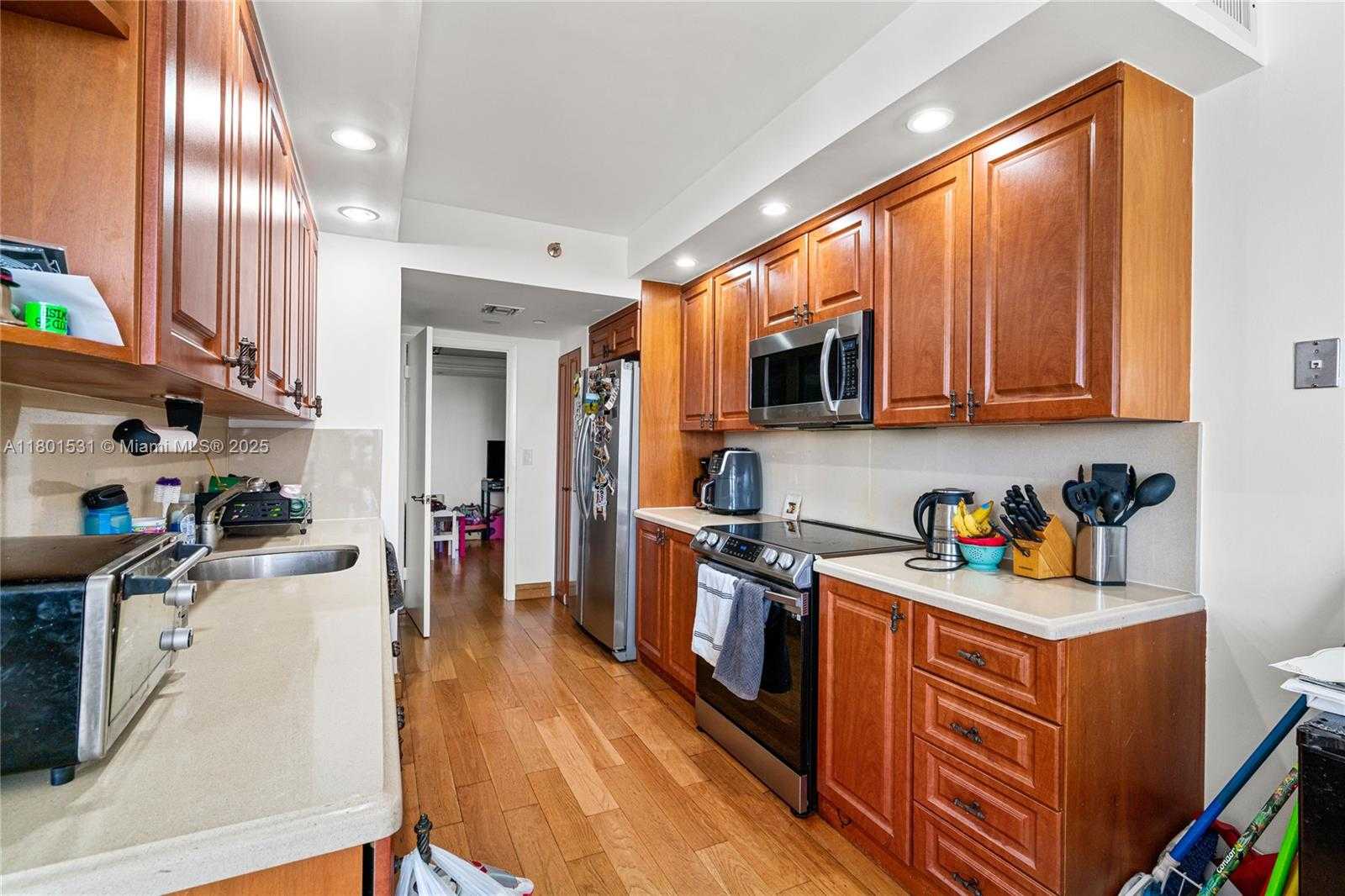 Small Image of 20281 EAST COUNTRY CLUB DR #909, Aventura Number 3