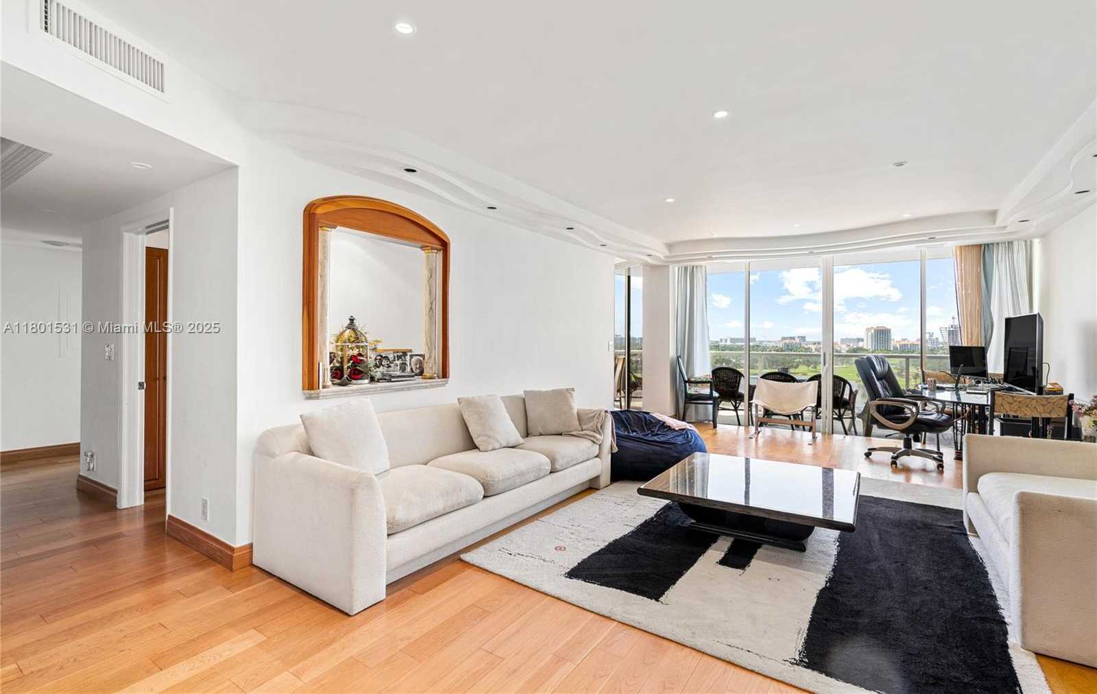 Small Image of 20281 EAST COUNTRY CLUB DR #909, Aventura Number 8