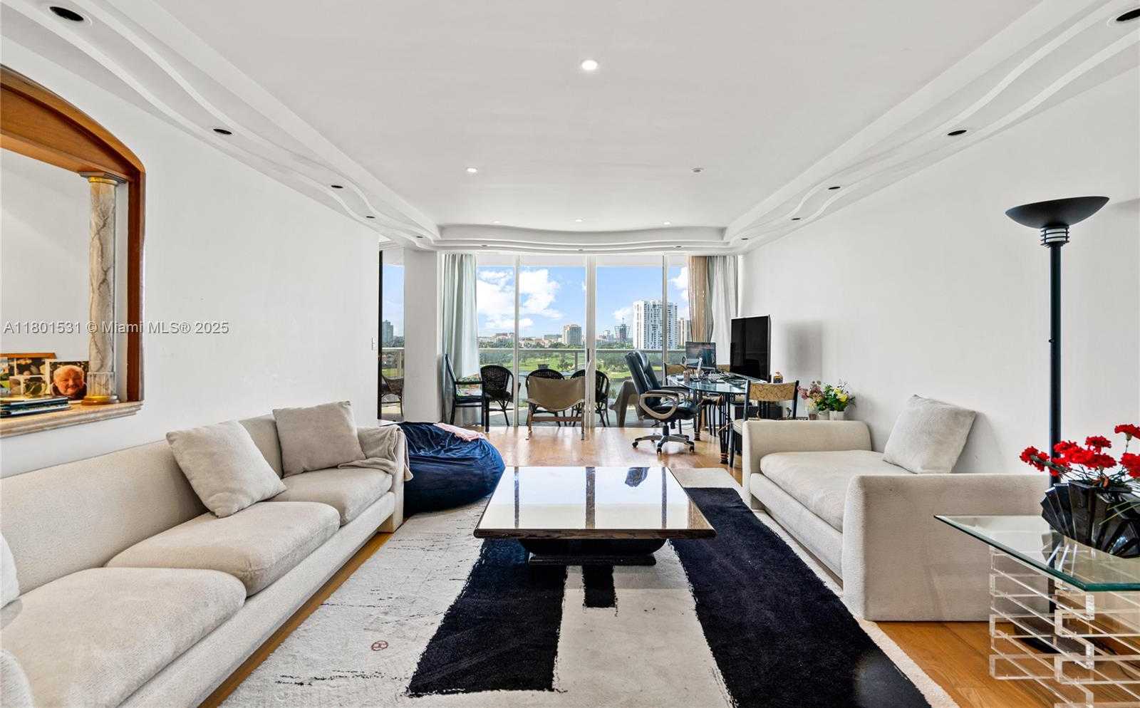 Small Image of 20281 EAST COUNTRY CLUB DR #909, Aventura Number 9