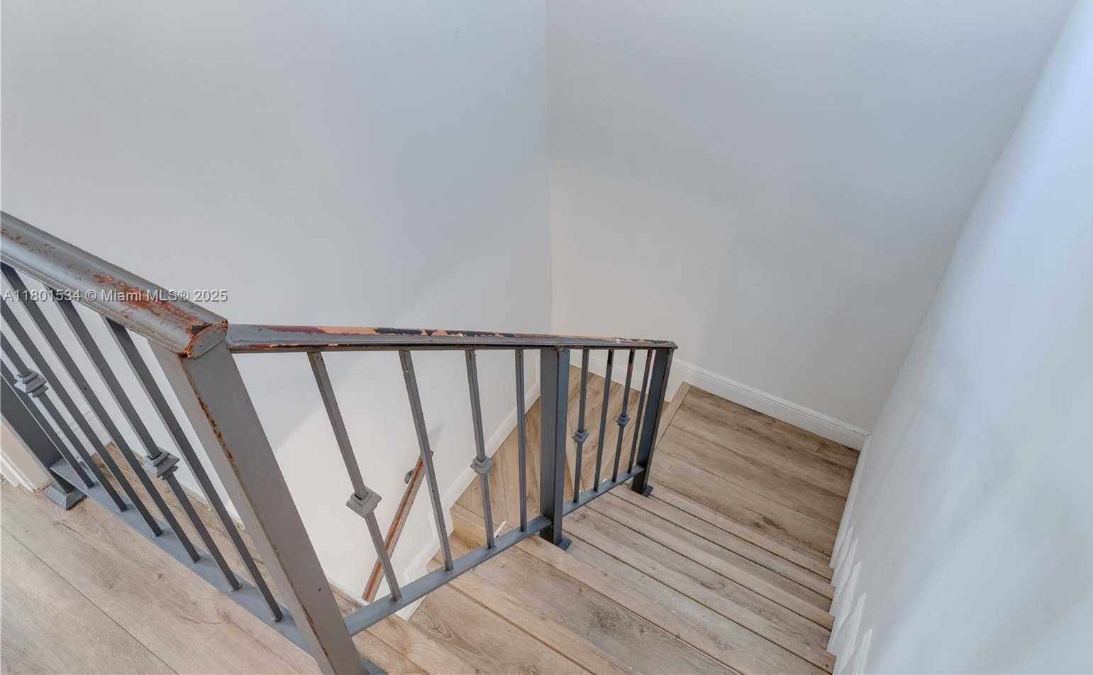 Small Image of 3182 DAY AVE, Coconut Grove Number 15