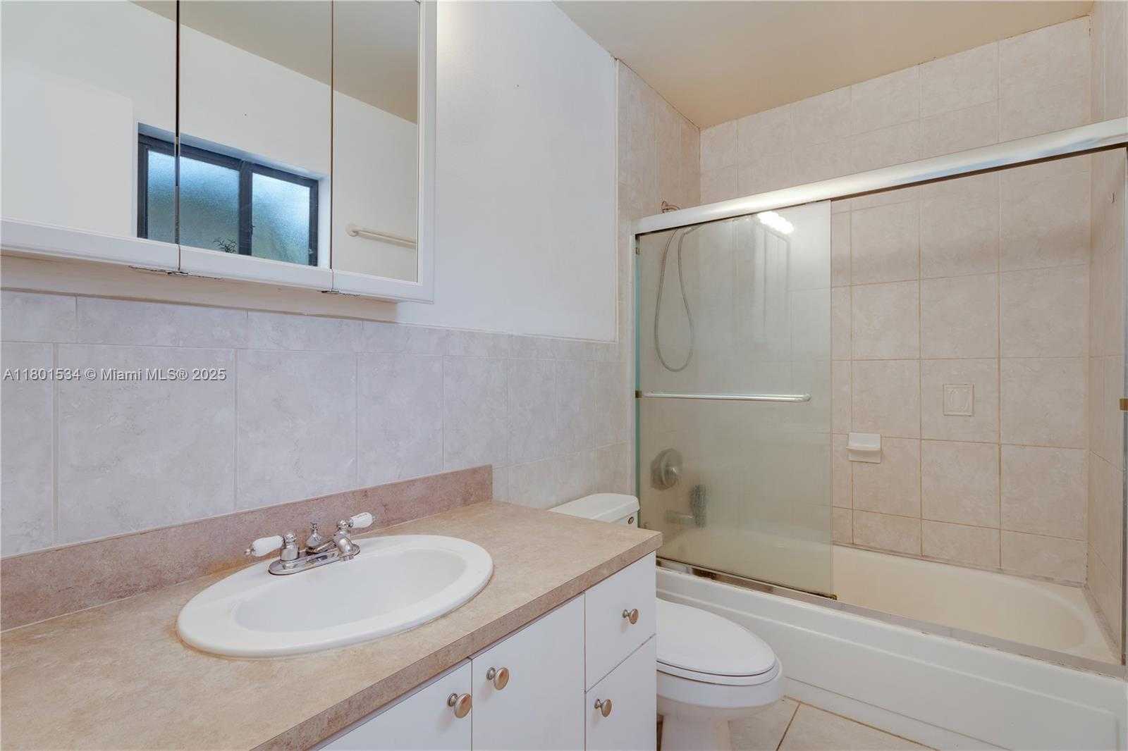 Small Image of 3182 DAY AVE, Coconut Grove Number 18
