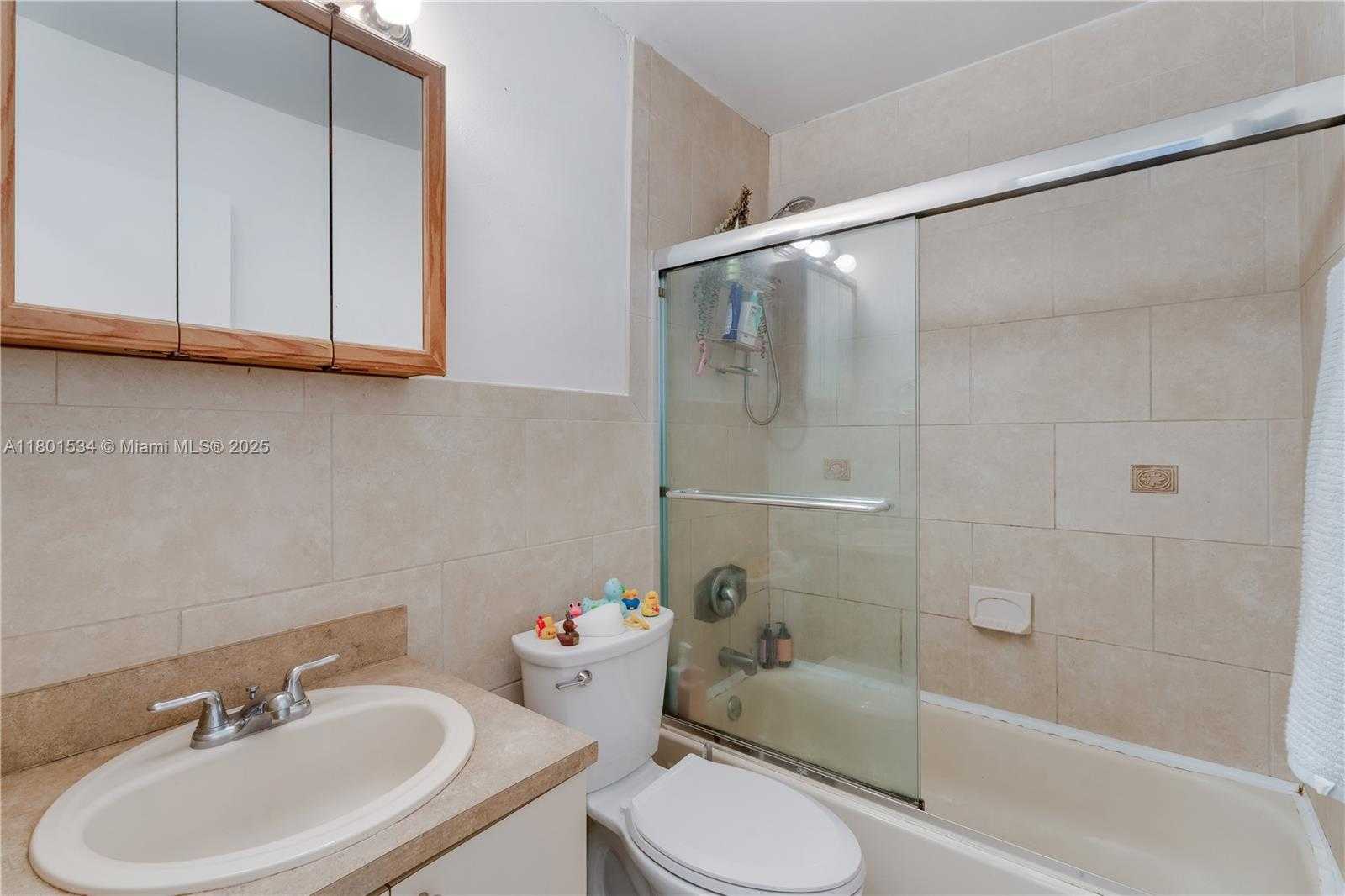 Small Image of 3182 DAY AVE, Coconut Grove Number 21