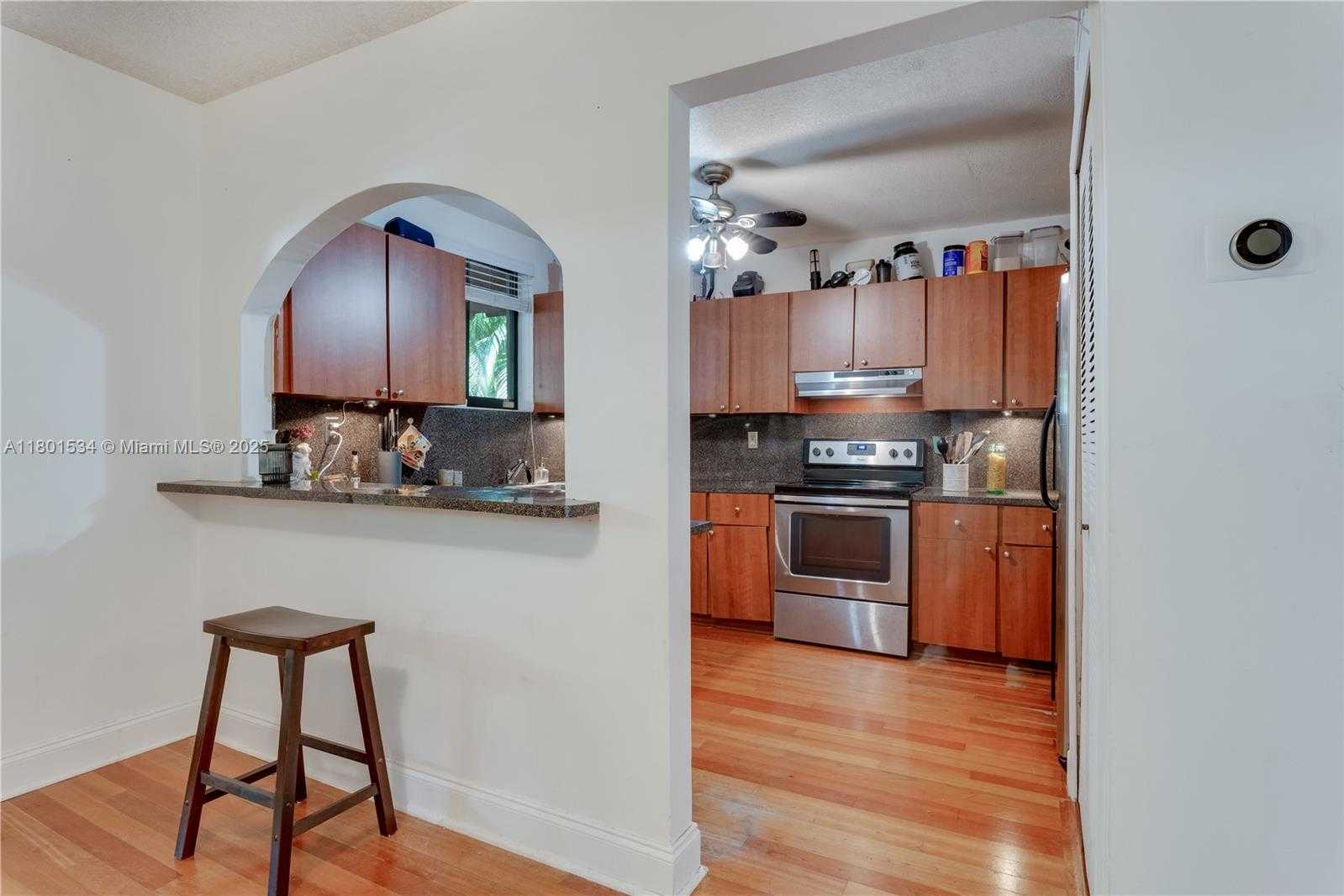 Small Image of 3182 DAY AVE, Coconut Grove Number 5