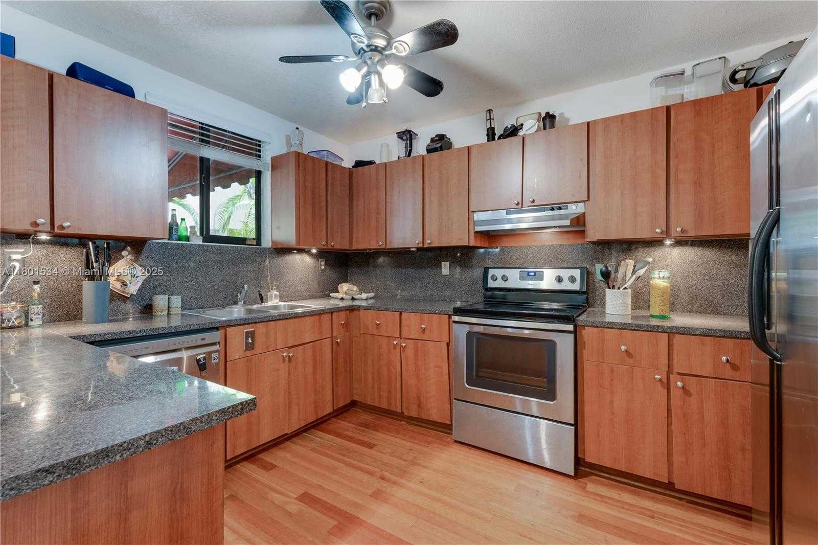 Small Image of 3182 DAY AVE, Coconut Grove Number 6