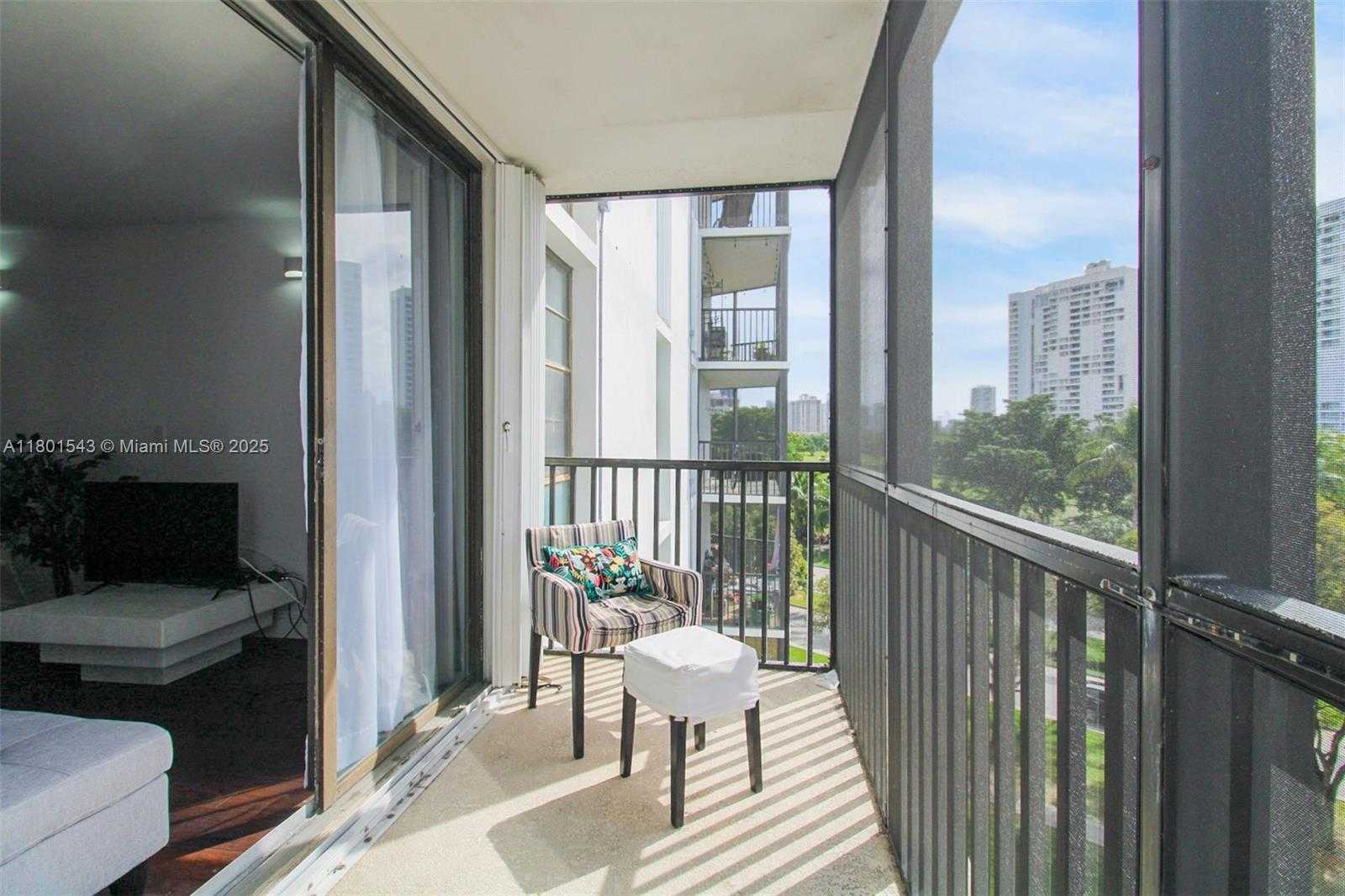 Small Image of 3401 NORTH COUNTRY CLUB DR #614, Aventura Number 14