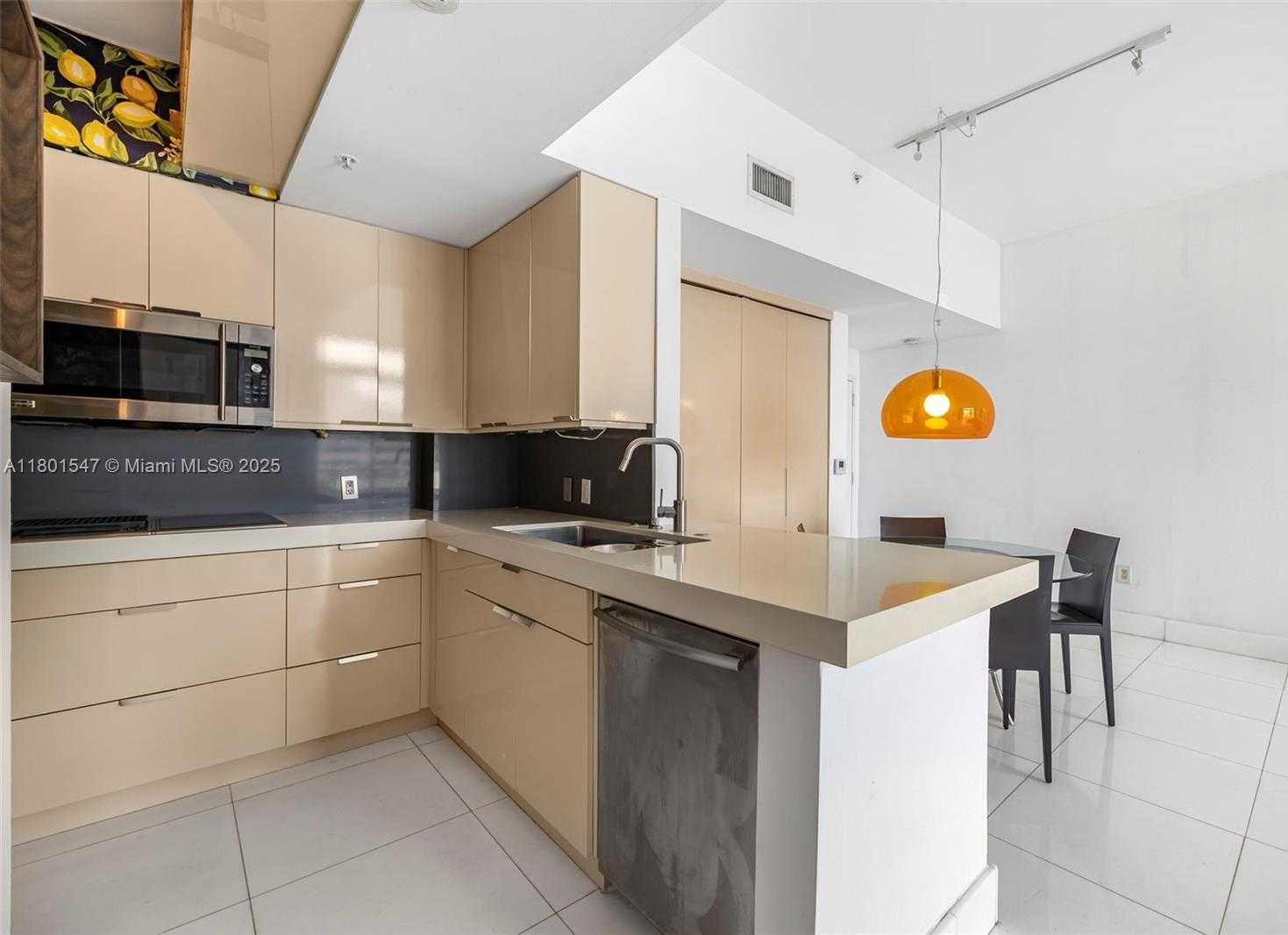 Small Image of 1155 BRICKELL BAY DR #PH204, Miami Number 5