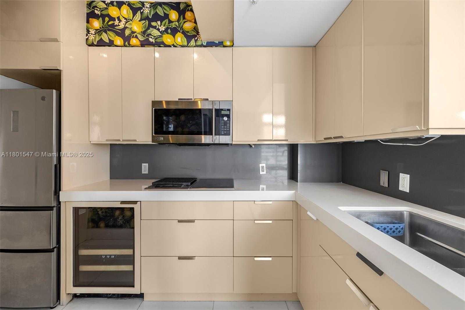 Small Image of 1155 BRICKELL BAY DR #PH204, Miami Number 6