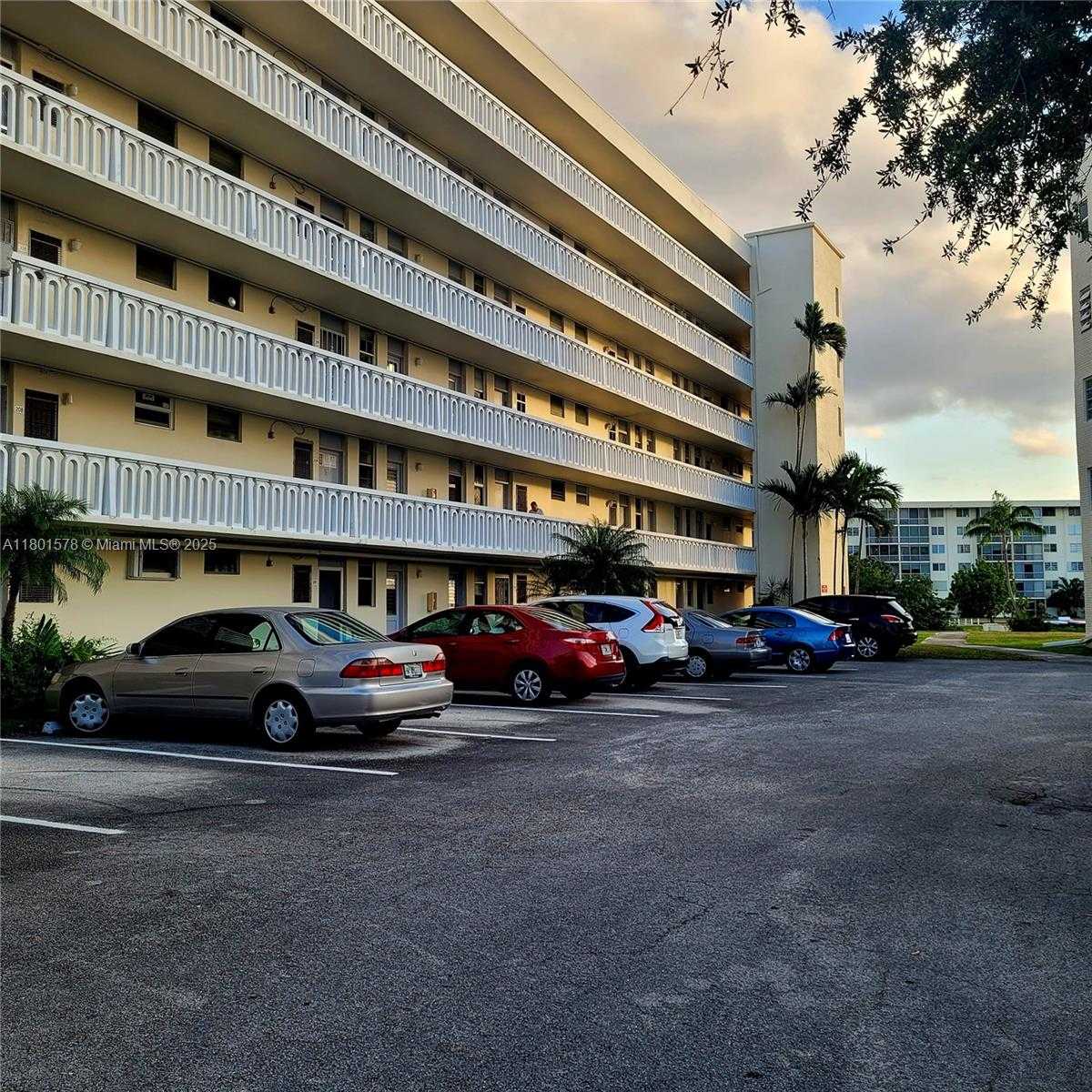 Small Image of 2859 LEONARD DR #G106, Aventura Number 19