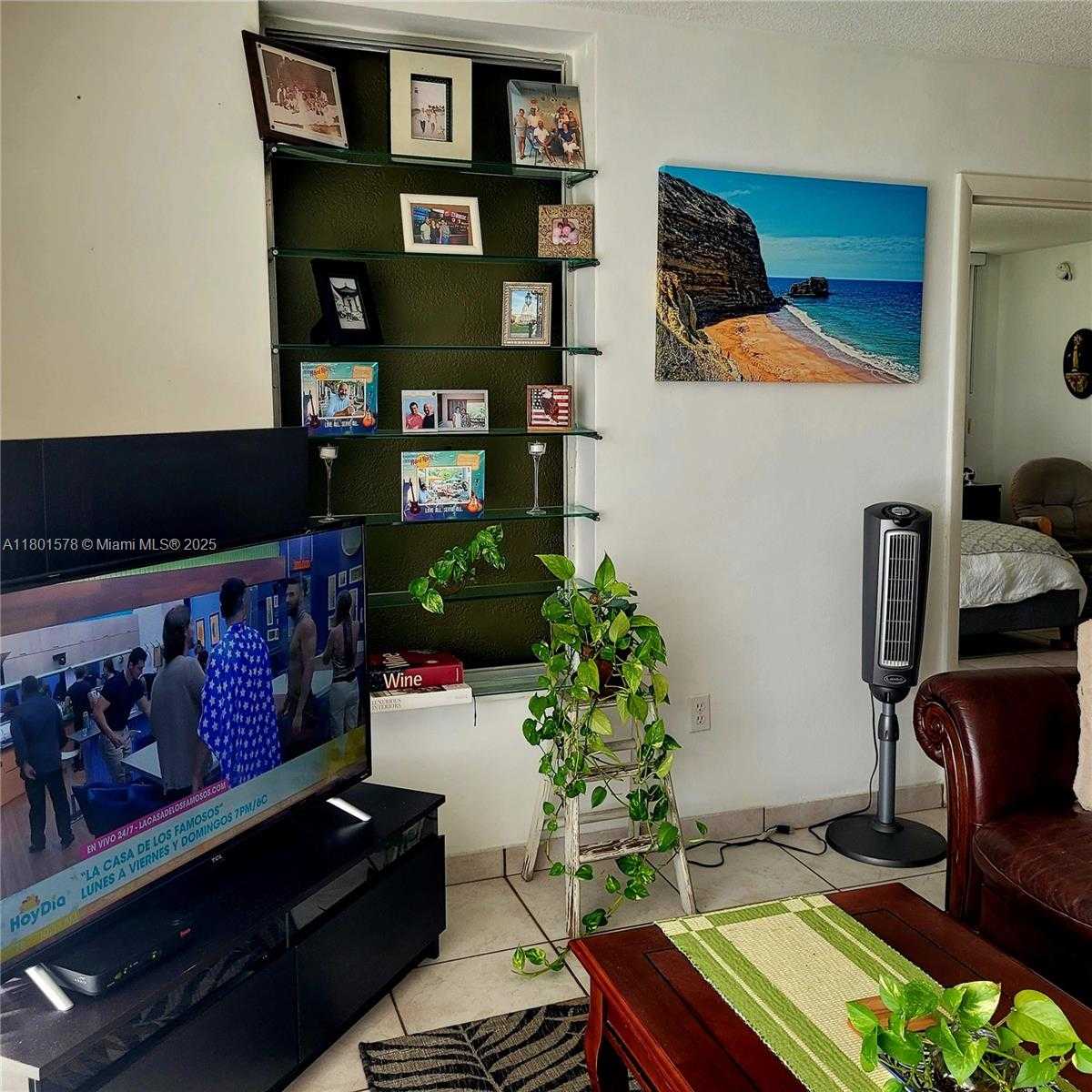 Small Image of 2859 LEONARD DR #G106, Aventura Number 6