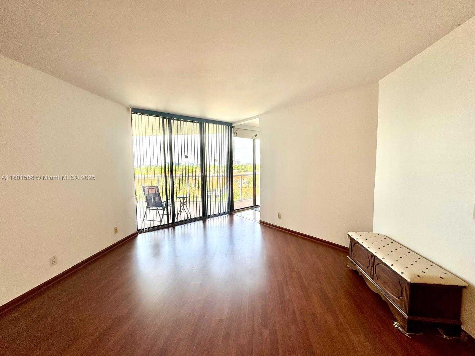 Small Image of 3610 YACHT CLUB DR #810, Aventura Number 11