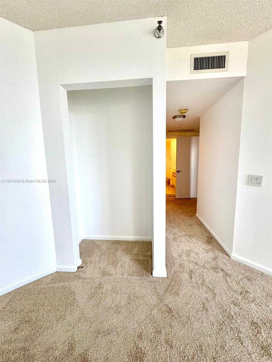 Small Image of 3610 YACHT CLUB DR #810, Aventura Number 16