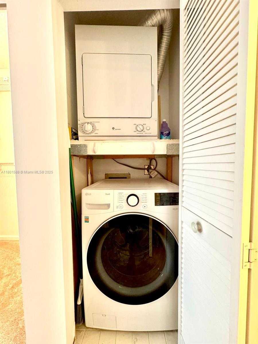 Small Image of 3610 YACHT CLUB DR #810, Aventura Number 17