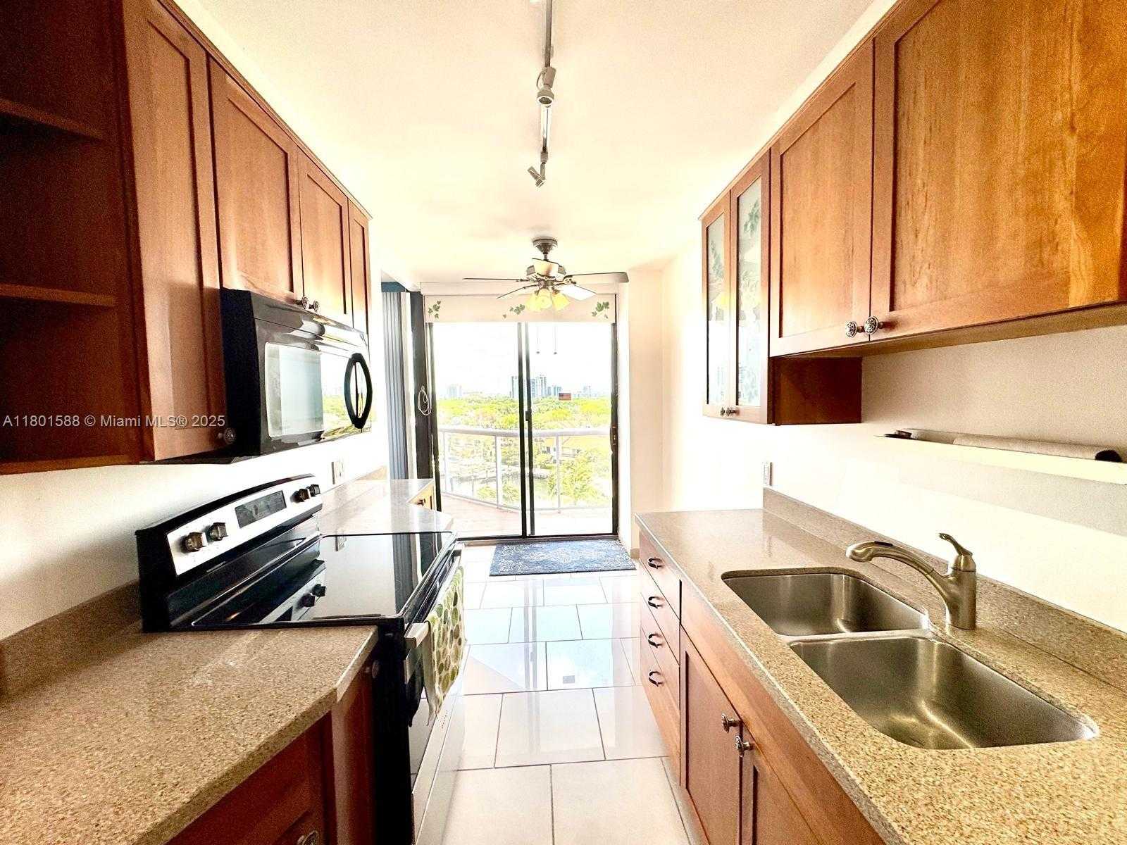 Small Image of 3610 YACHT CLUB DR #810, Aventura Number 18