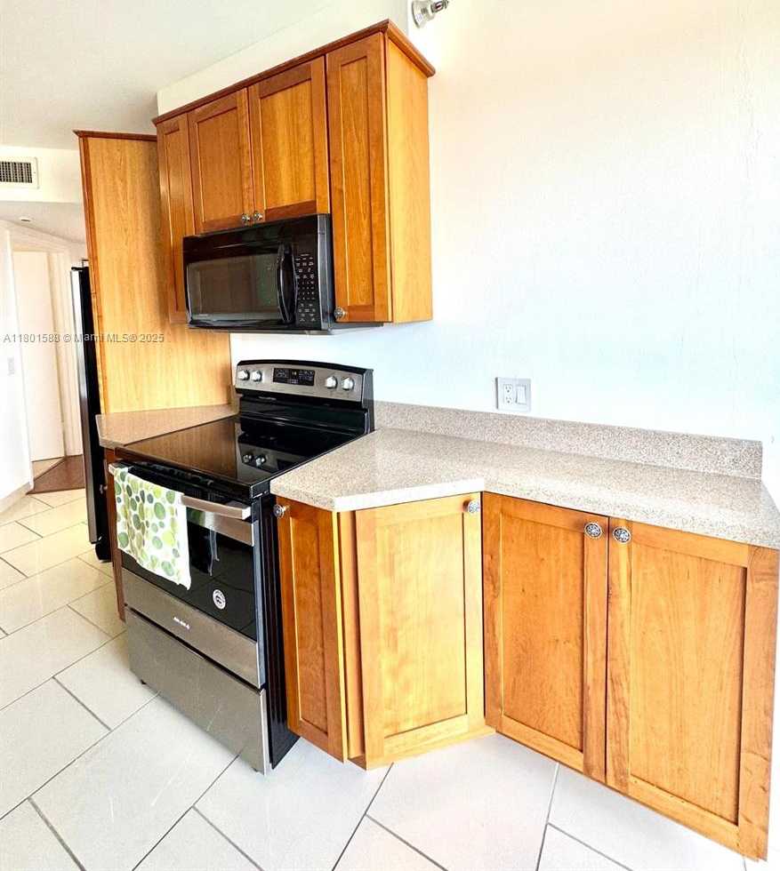Small Image of 3610 YACHT CLUB DR #810, Aventura Number 21