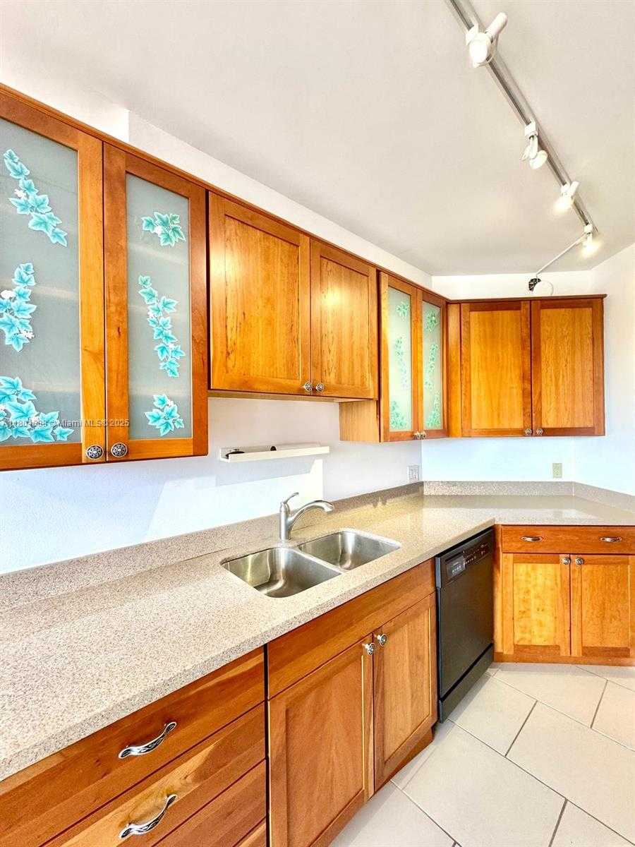 Small Image of 3610 YACHT CLUB DR #810, Aventura Number 23