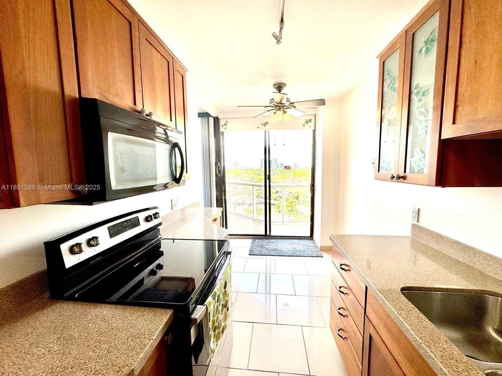 Small Image of 3610 YACHT CLUB DR #810, Aventura Number 26