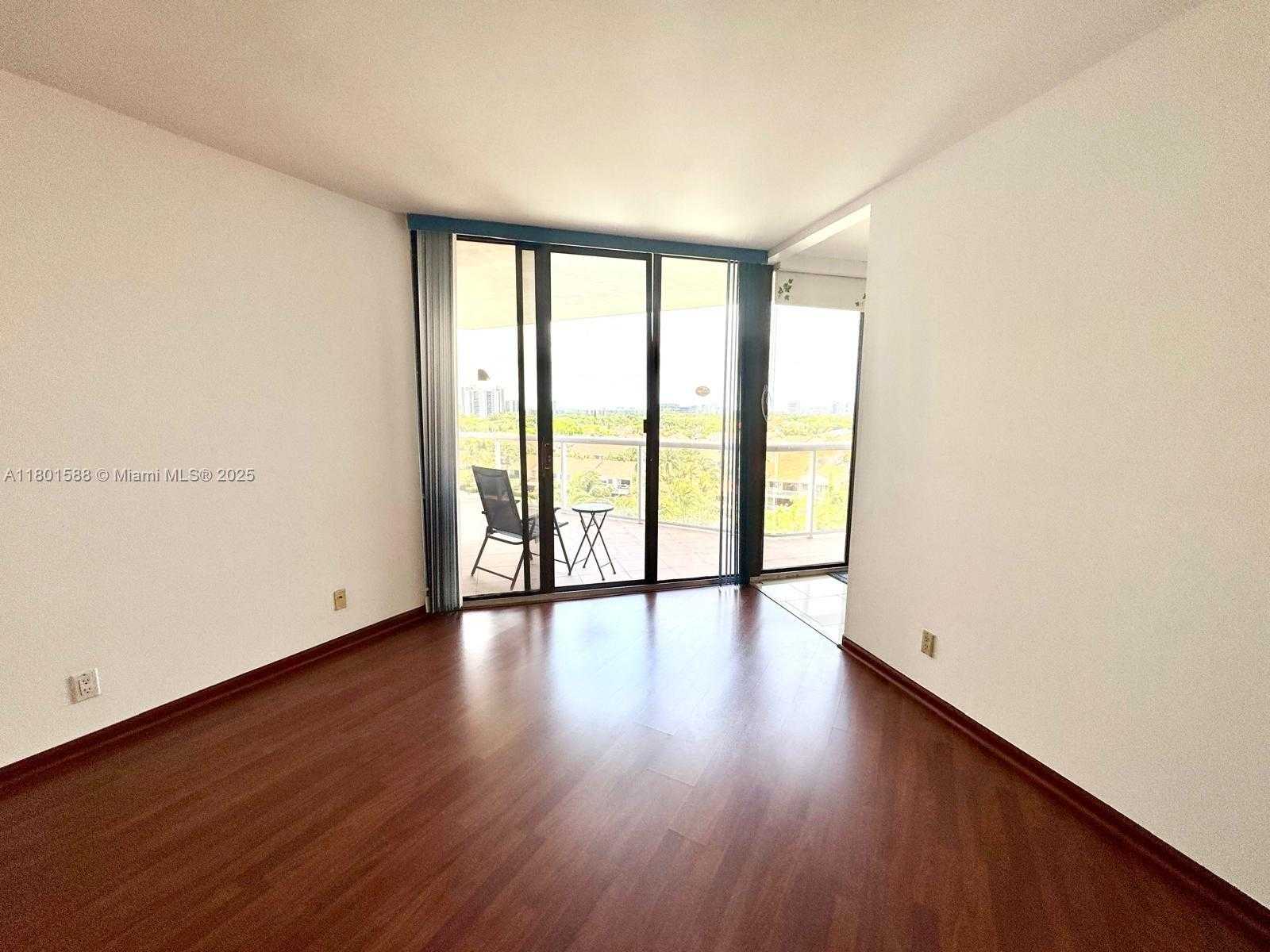 Small Image of 3610 YACHT CLUB DR #810, Aventura Number 27