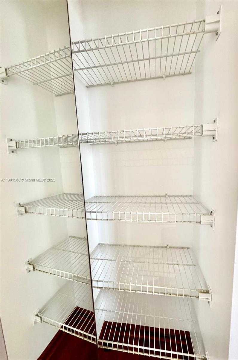 Small Image of 3610 YACHT CLUB DR #810, Aventura Number 28